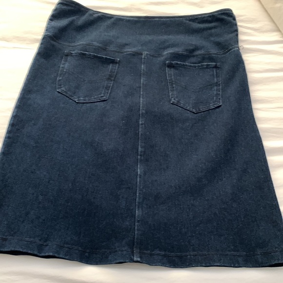 Denim pencil skirt with front kick pleat and back pockets - Picture 2 of 3